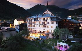 Du Glacier Boutique & Traditions Hotel